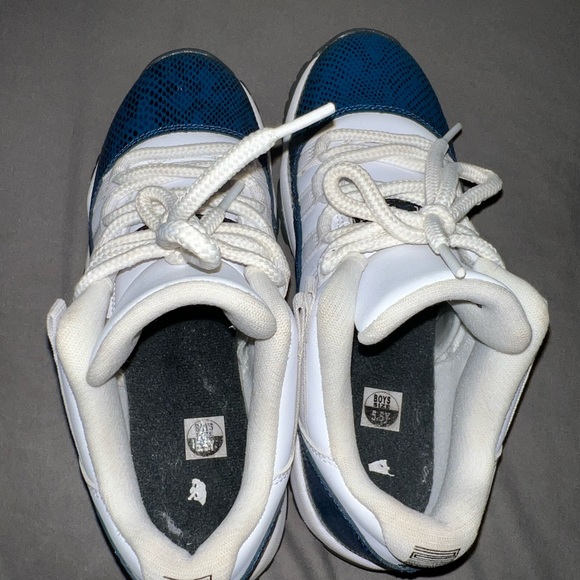 Jordan 11 Low - Picture 8 of 11